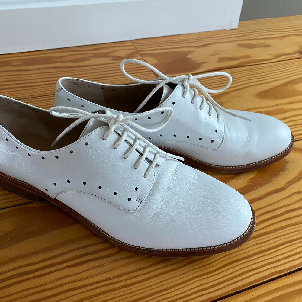 Banana Republic Women’s White Leather Buck Oxfords-Size 8.5-Excellent Condition! - Picture 3 of 8